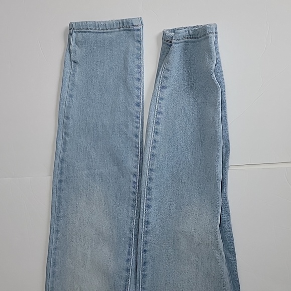 Cello High Rise Distressed Button Fly  Skinny Jeans/ 11/30. - Picture 9 of 10